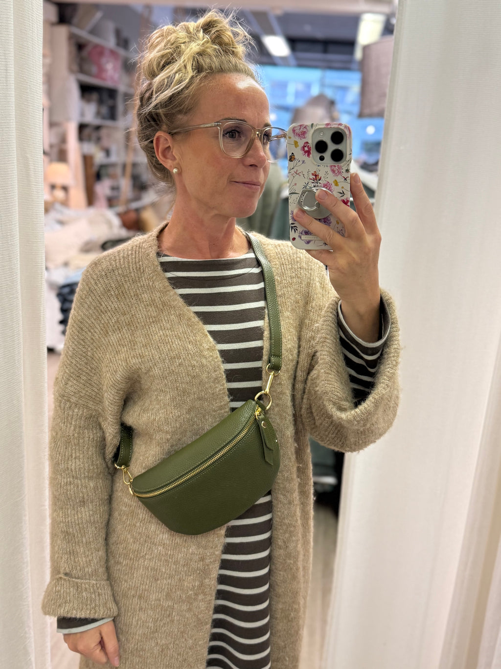 Peura Collection vyölaukku, S-koko, eri värejä