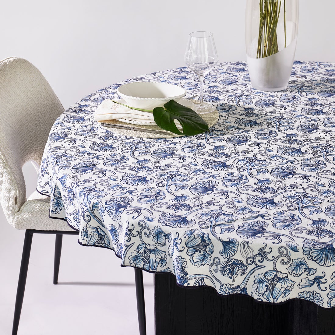 Riviera Maison Floral island round table cloth 180cm