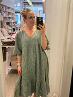 Brodeerattu mekko, army