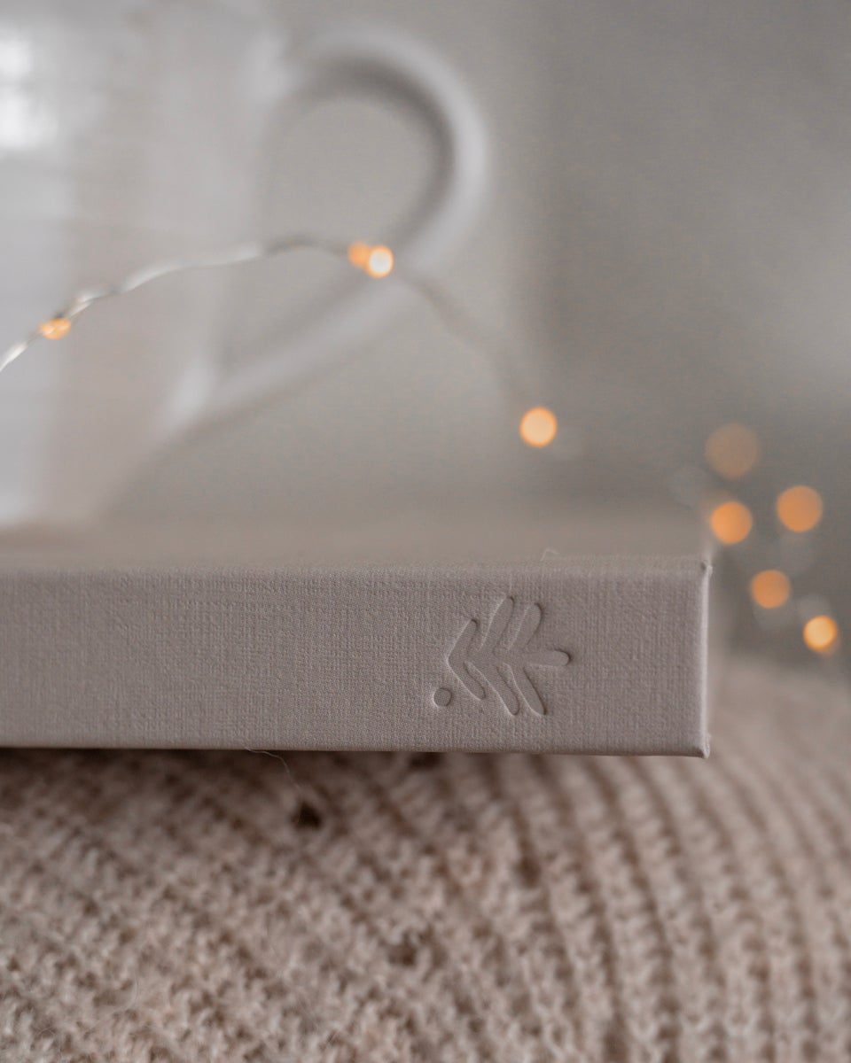 Suomalainen hygge- how to survive kaamos-  tablebook
