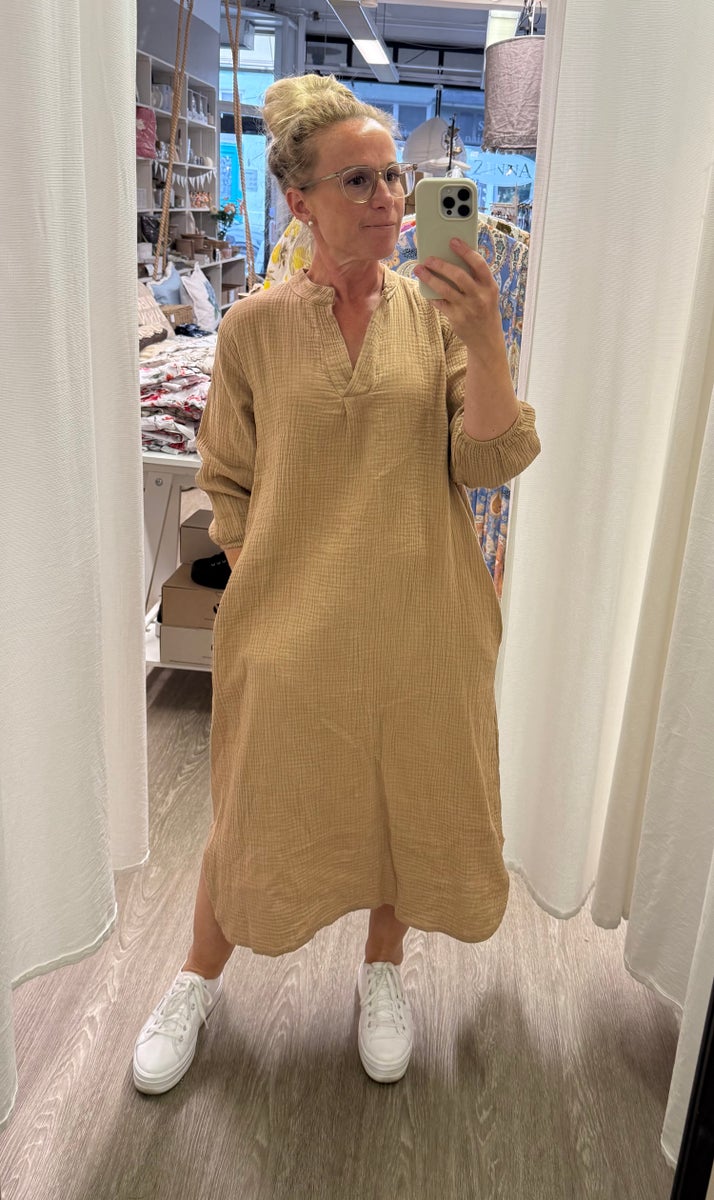Jörlevik of Sweden Milli mekko, kameli