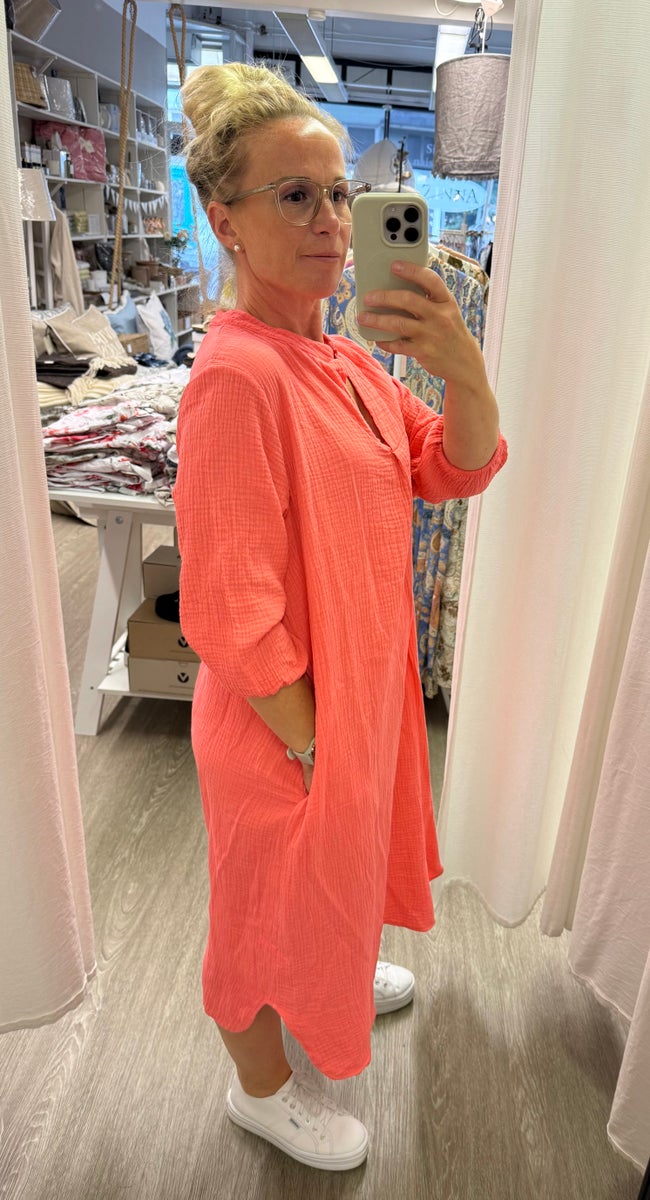 Jörlevik of Sweden Milli mekko, koralli