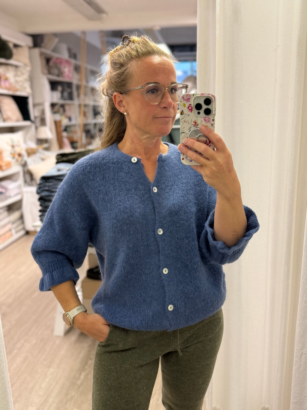 Marta du Chateau Juliana neule, jeans